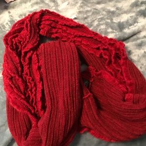 Red 🧣 Scarf